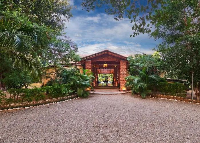Acorn Hideaway Resort & Spa