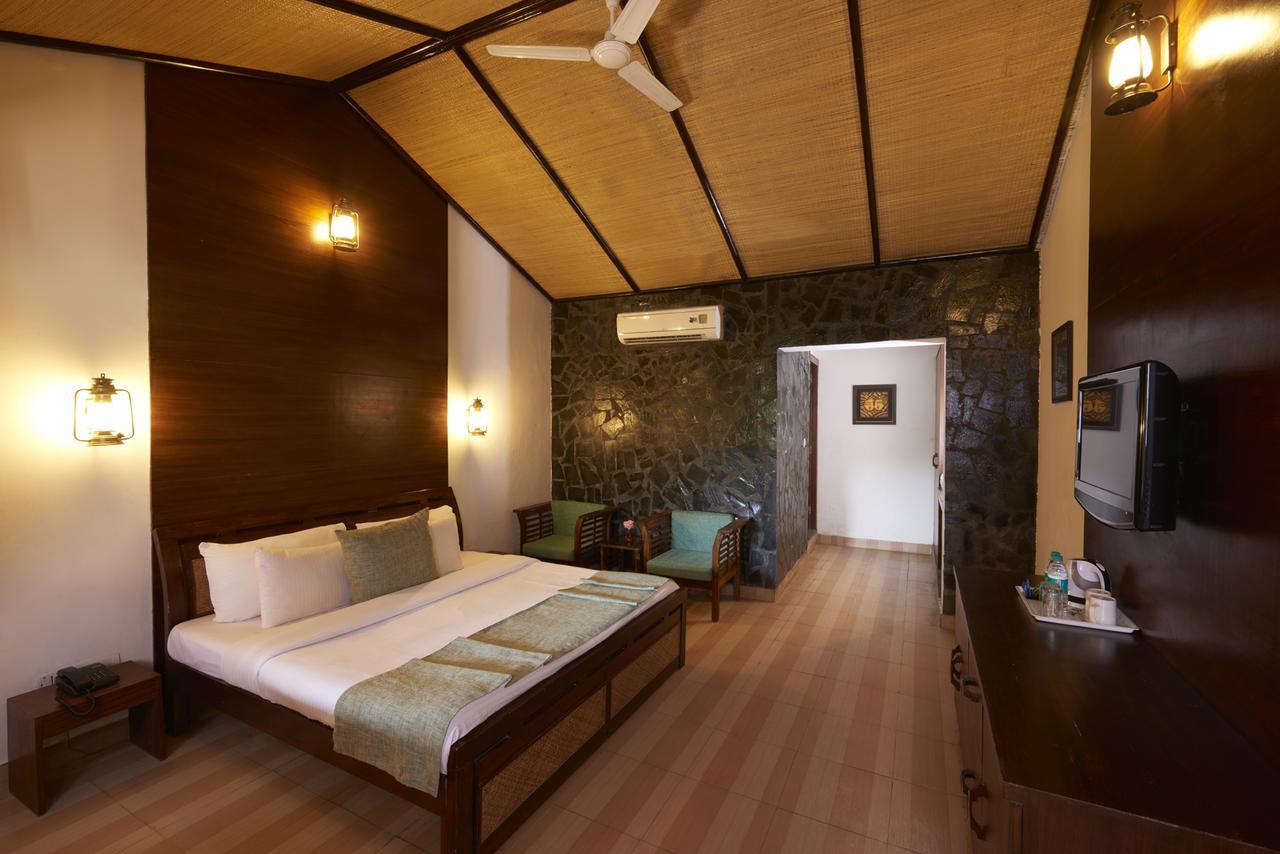 Acorn Hideaway & 4* Ramnagar (Uttarakhand)