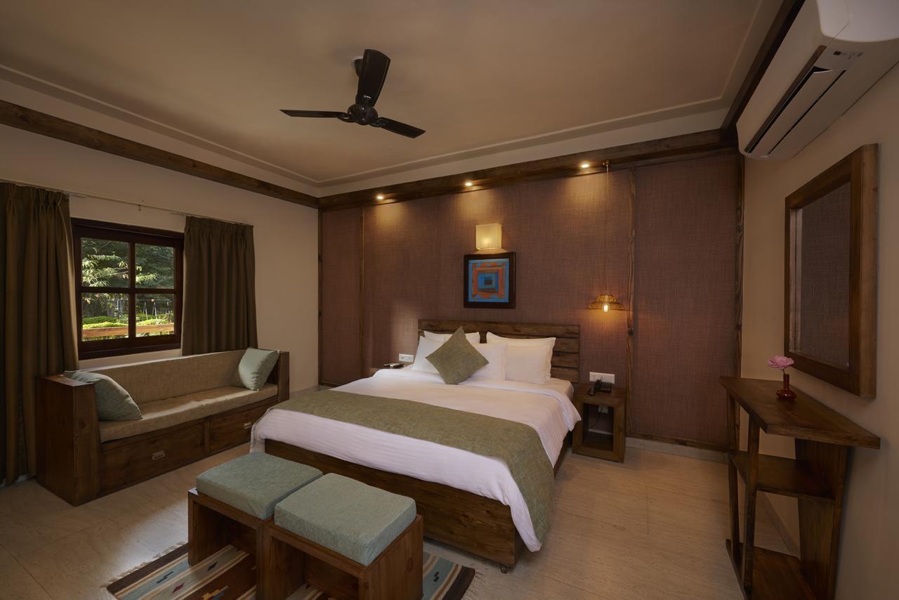 Acorn Hideaway & 4* Ramnagar (Uttarakhand)