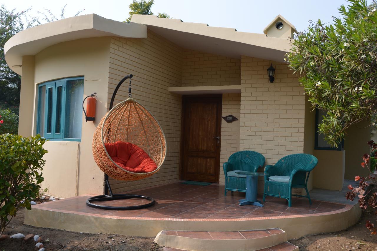 Acorn Hideaway & 4* Ramnagar (Uttarakhand)