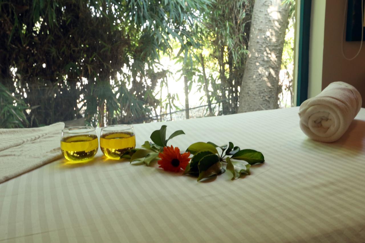 सहारा Acorn Hideaway & 4*