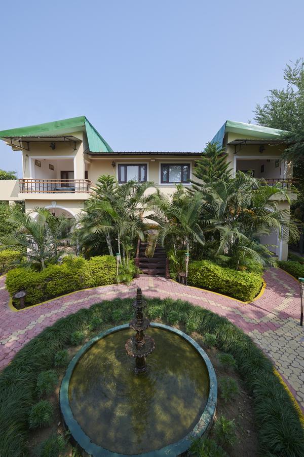 Acorn Hideaway & 4* Ramnagar (Uttarakhand)