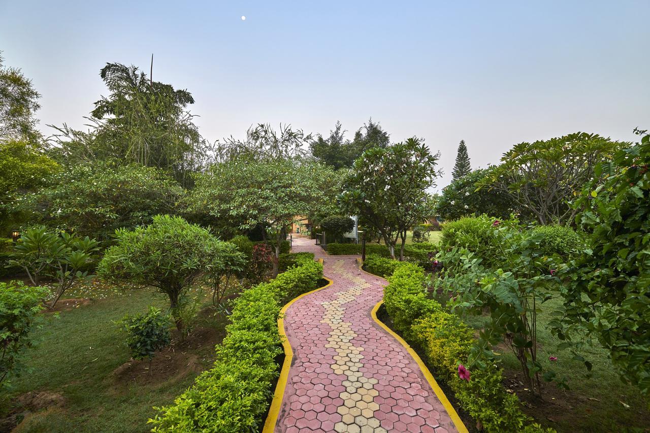 Acorn Hideaway & 4* Ramnagar (Uttarakhand)